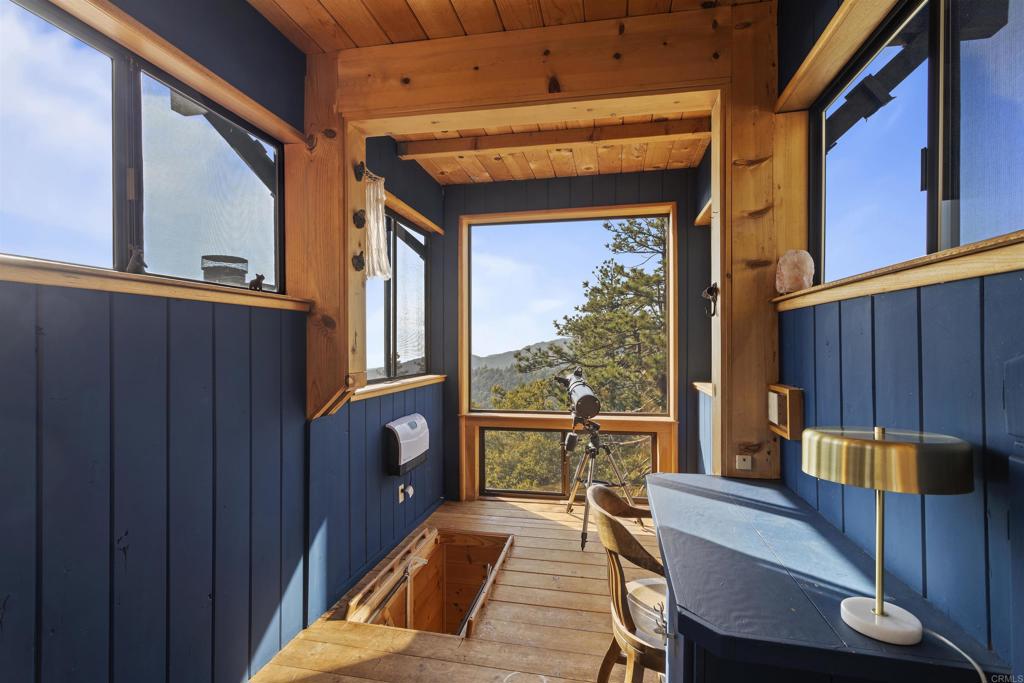 53025 Woodpecker Way