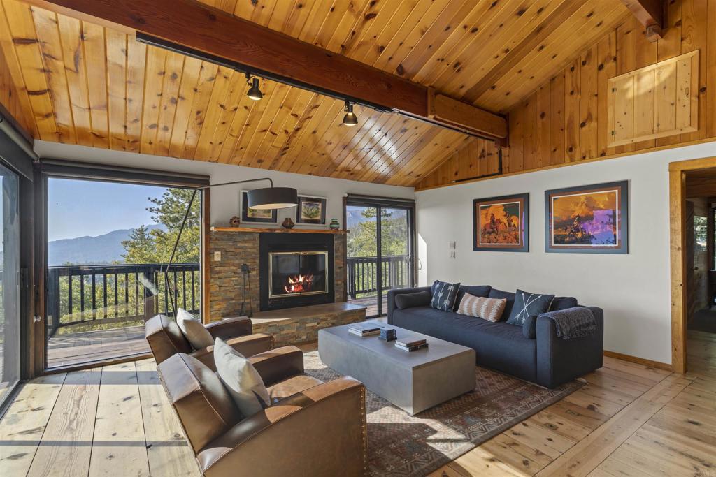 53025 Woodpecker Way