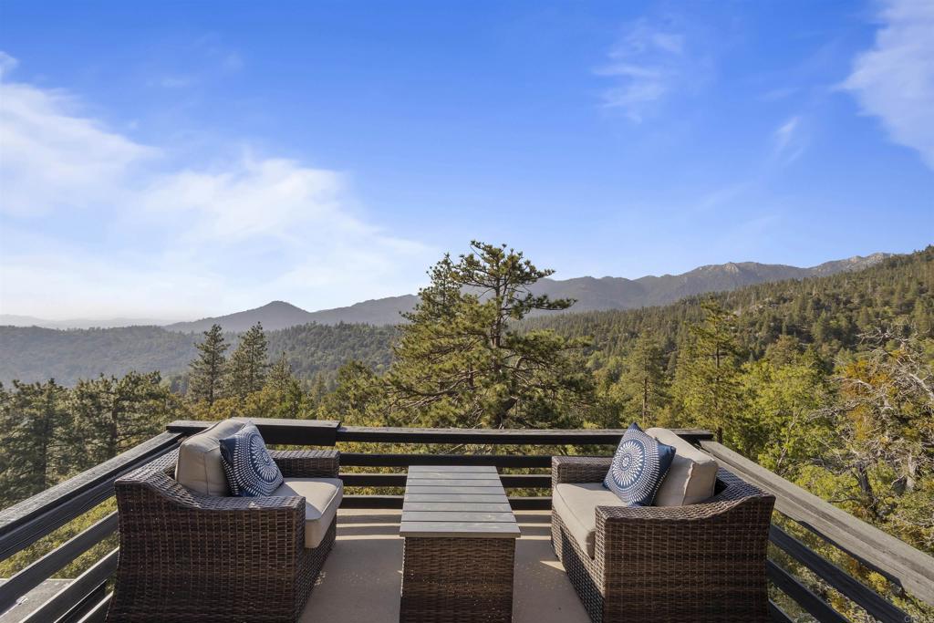 53025 Woodpecker Way