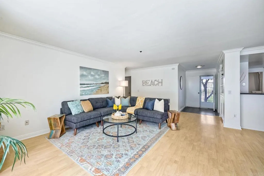 910 N Pacific Street # 11