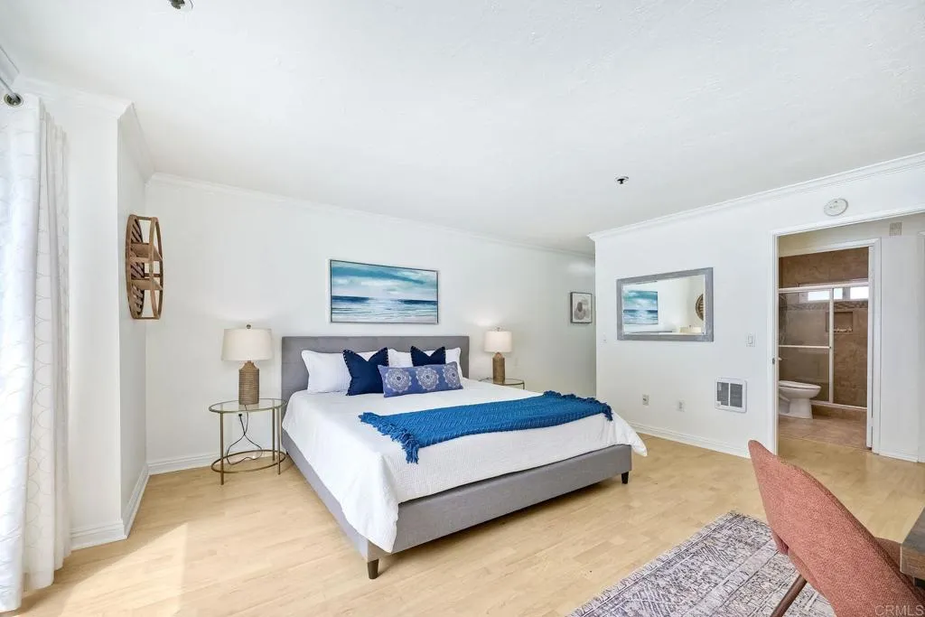 910 N Pacific Street # 11