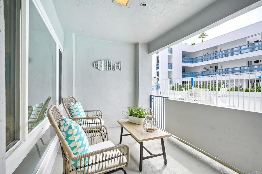 910 N Pacific Street # 11