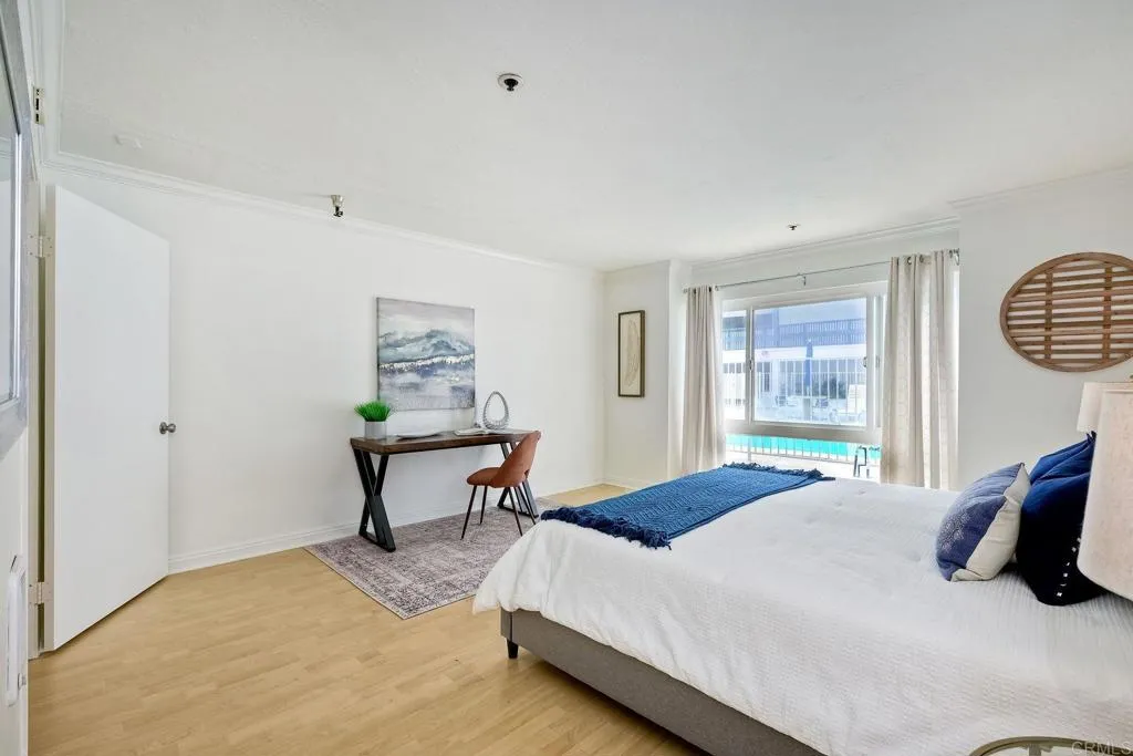 910 N Pacific Street # 11