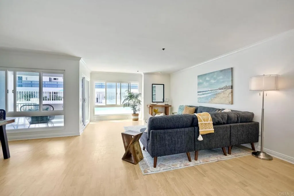 910 N Pacific Street # 11