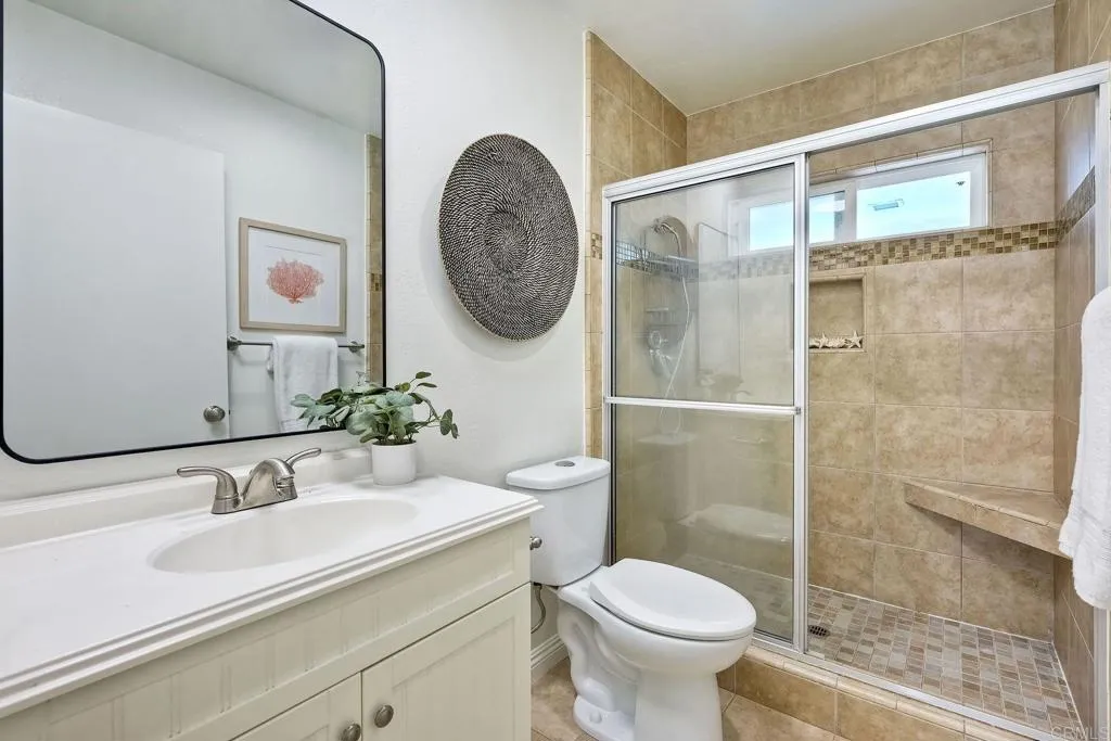 910 N Pacific Street # 11