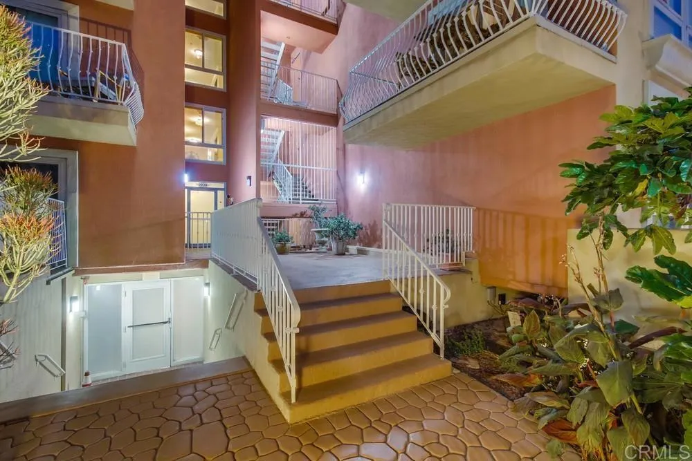 3939 Illinois Street # 4G