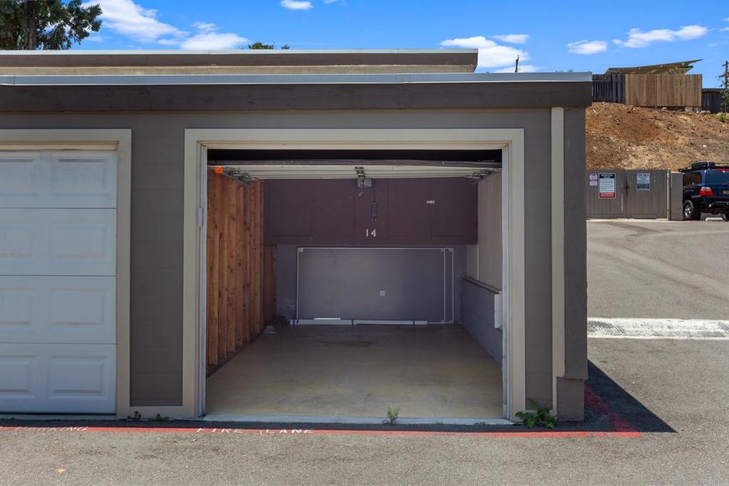 615 Vine Street 14