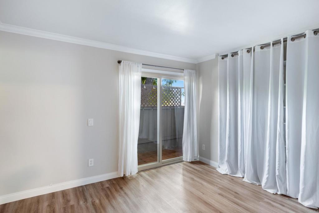 615 Vine Street 14