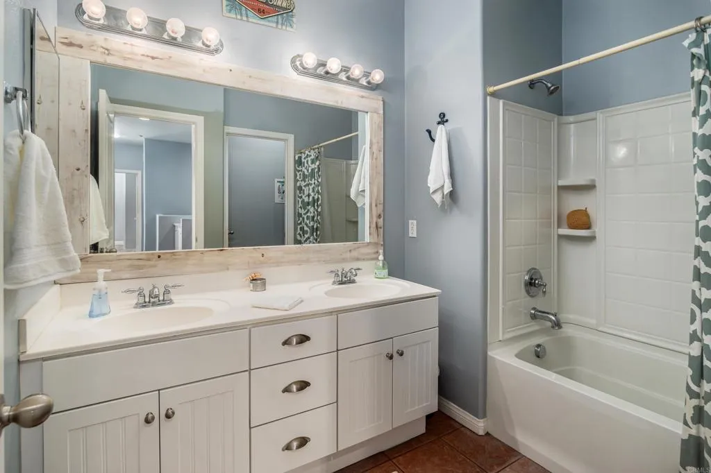 755 Harbor Cliff Way # 113