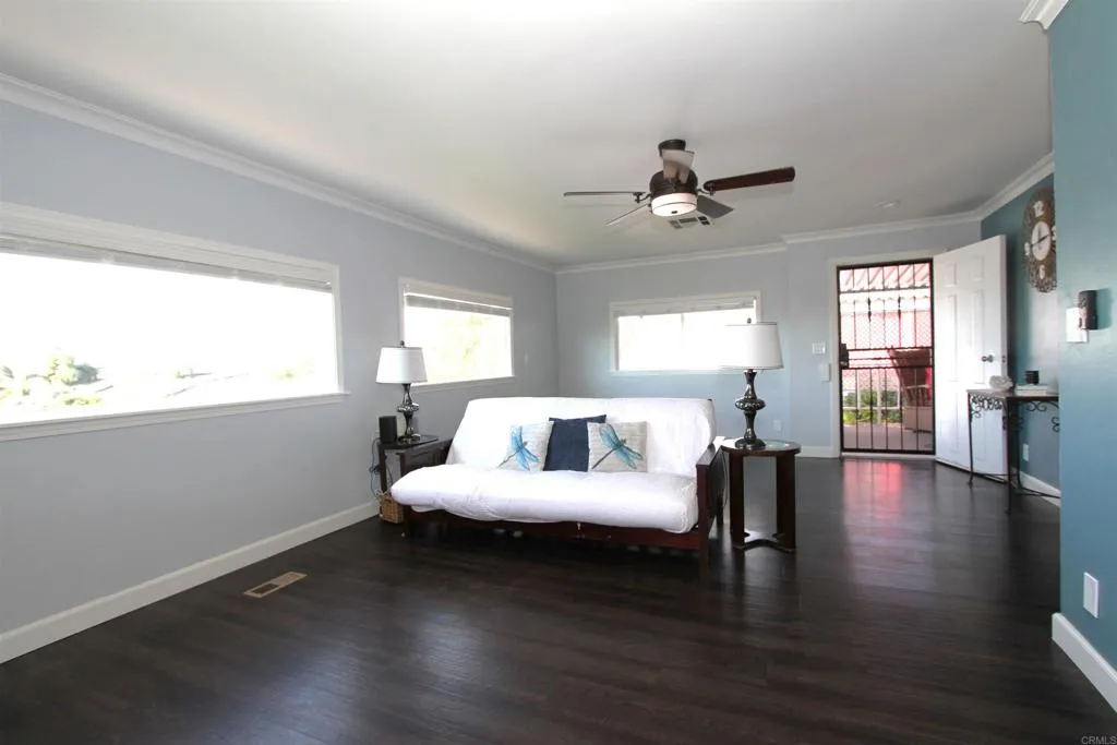 3535 Linda Vista # 4