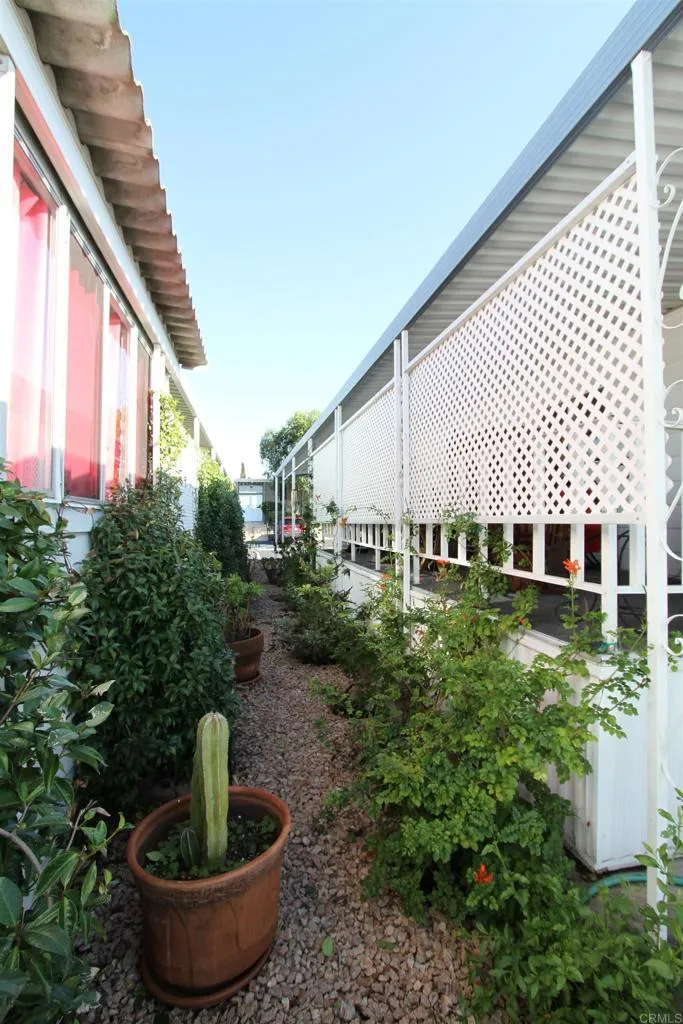 3535 Linda Vista # 4