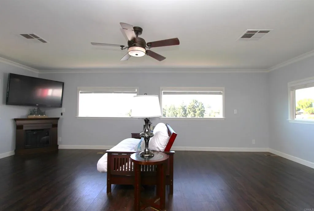 3535 Linda Vista # 4