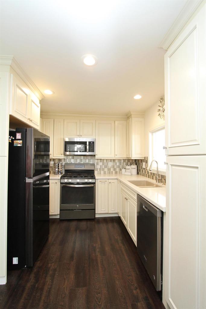 3535 Linda Vista Drive 4