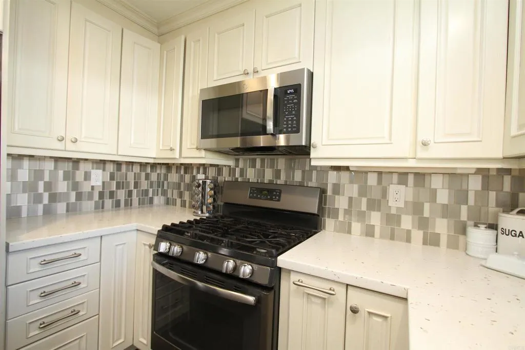 3535 Linda Vista # 4