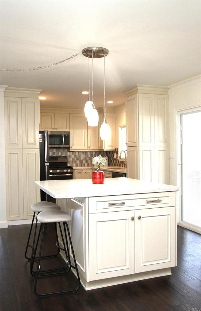 3535 Linda Vista Drive 4