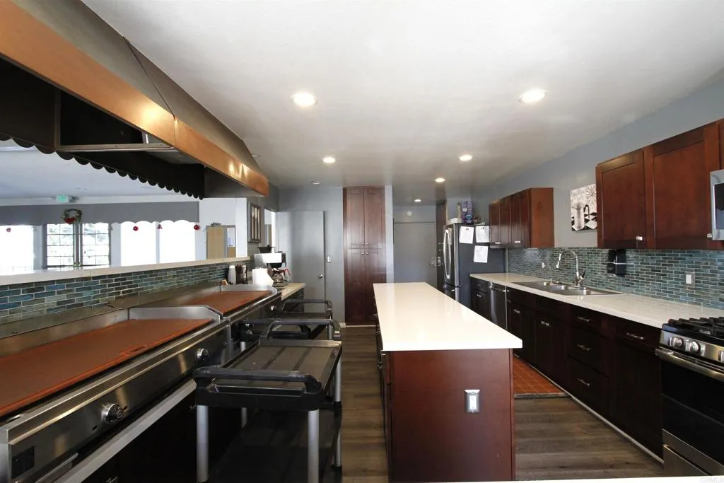 3535 Linda Vista # 4