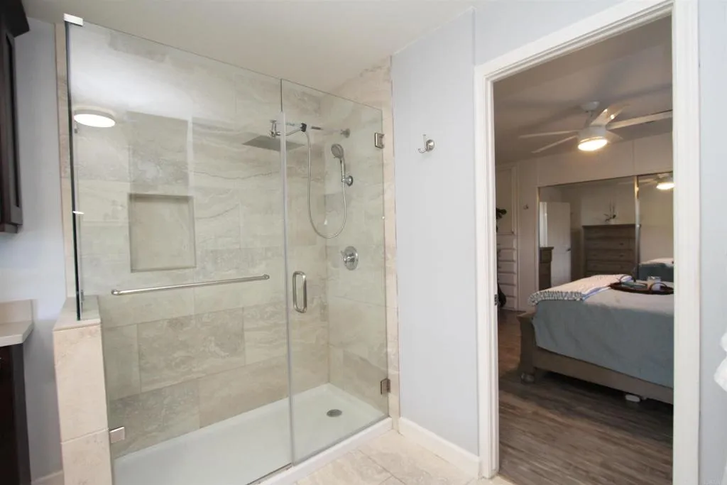 3535 Linda Vista # 4