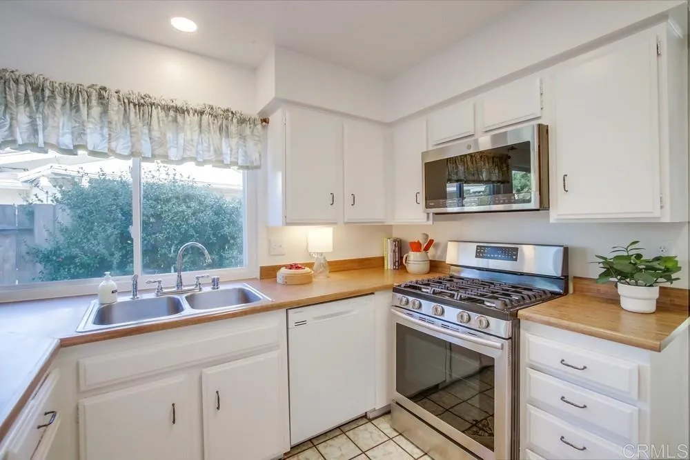 10213 Corte Tierra Baja