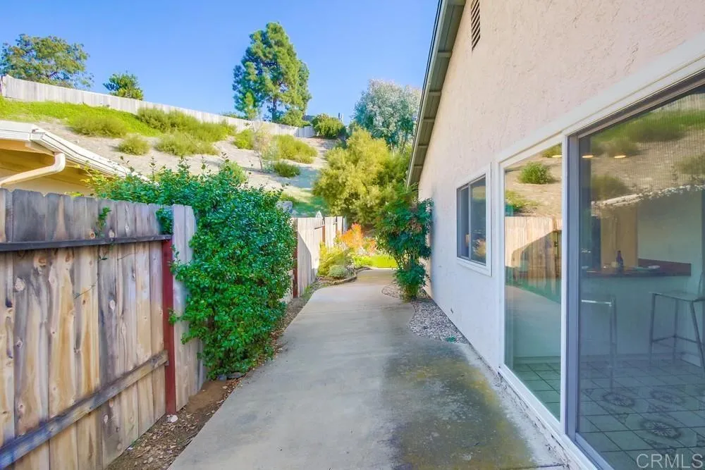 10213 Corte Tierra Baja