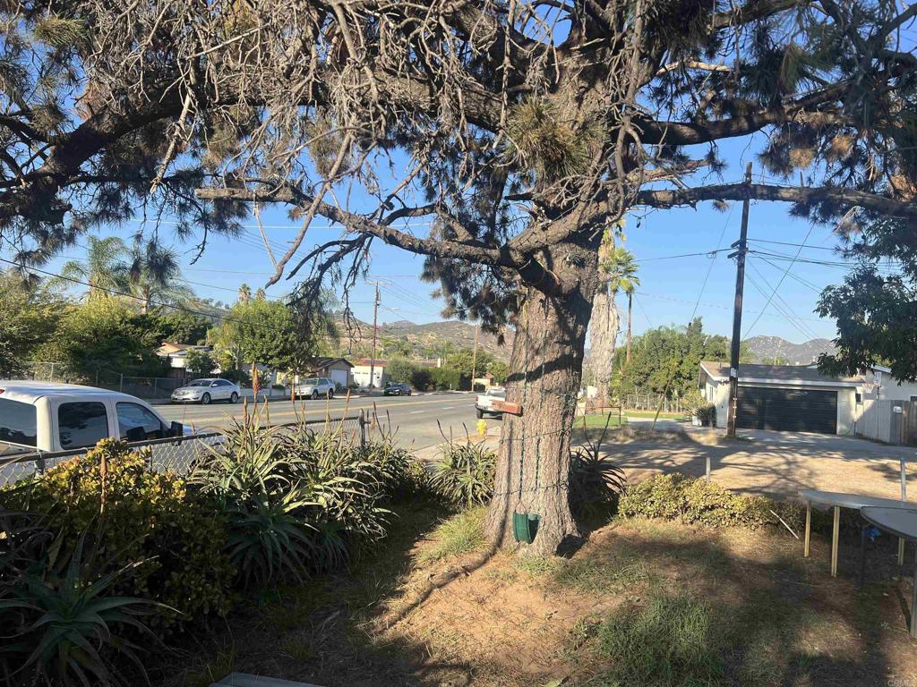 2033 E Washington Avenue