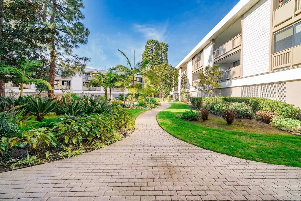 3098 Rue Dorleans # 229