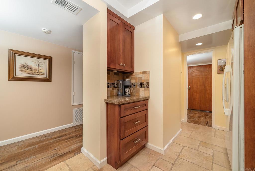 3098 RUE DORLEANS 229