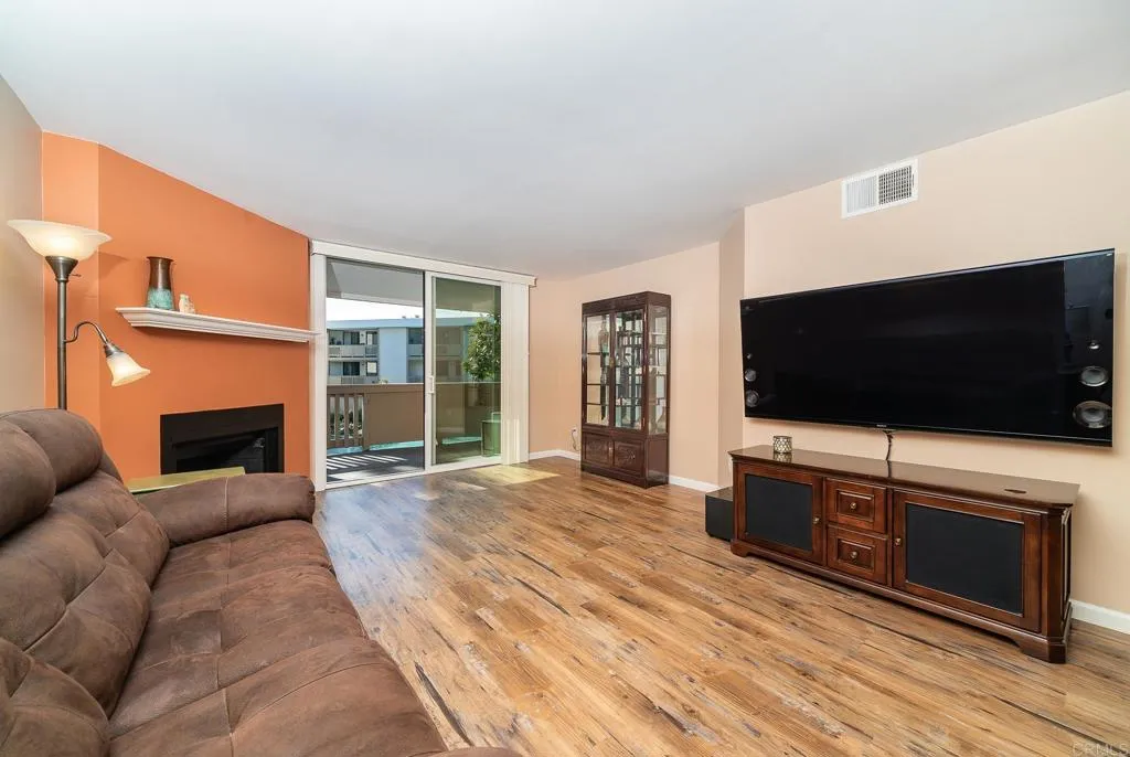 3098 Rue Dorleans # 229