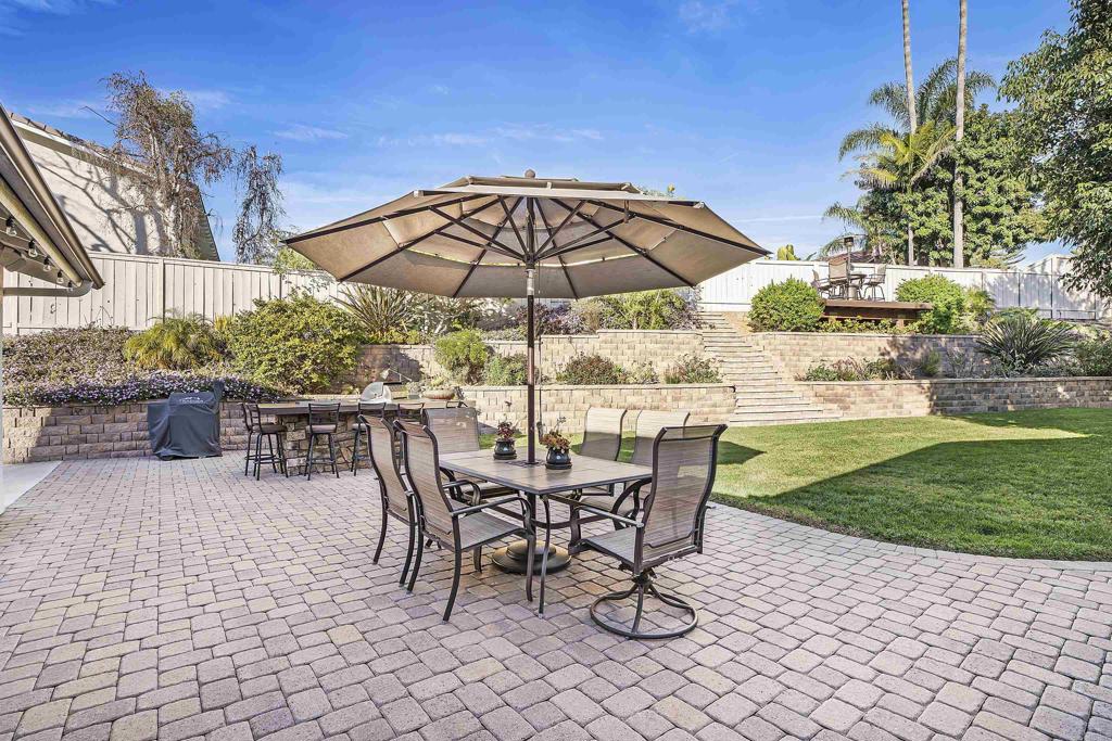 6534 Avenida Del Paraiso