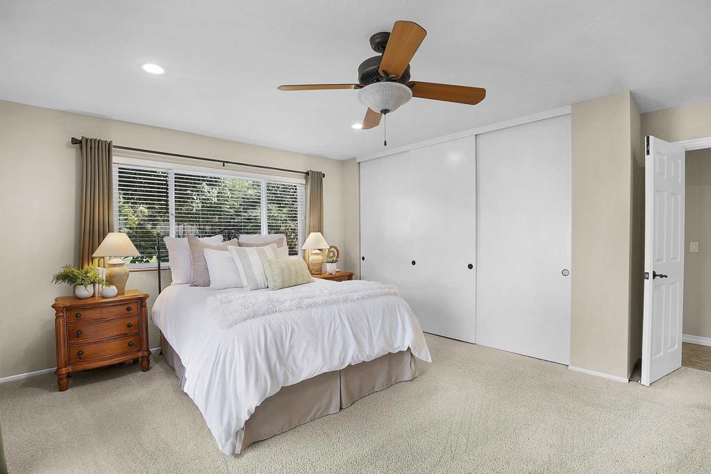 6534 Avenida Del Paraiso