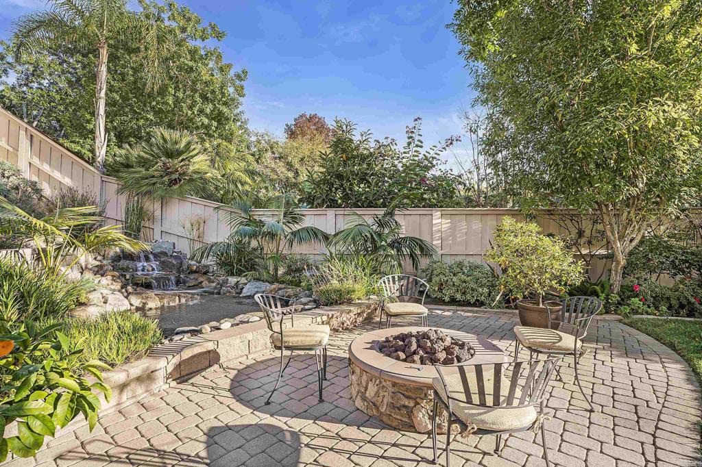 6534 Avenida Del Paraiso