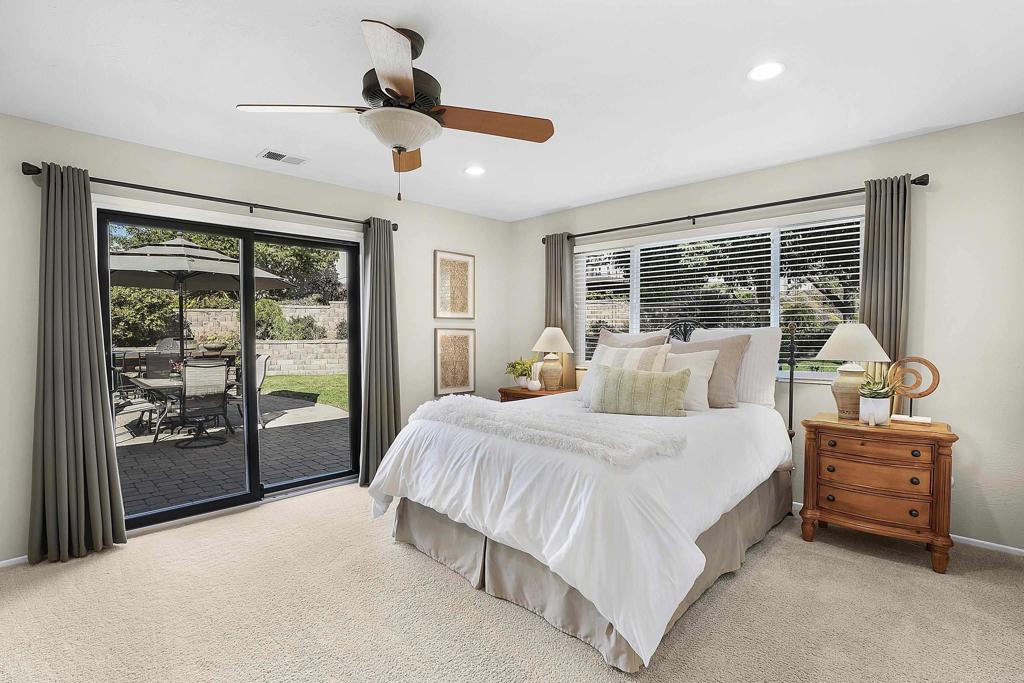 6534 Avenida Del Paraiso