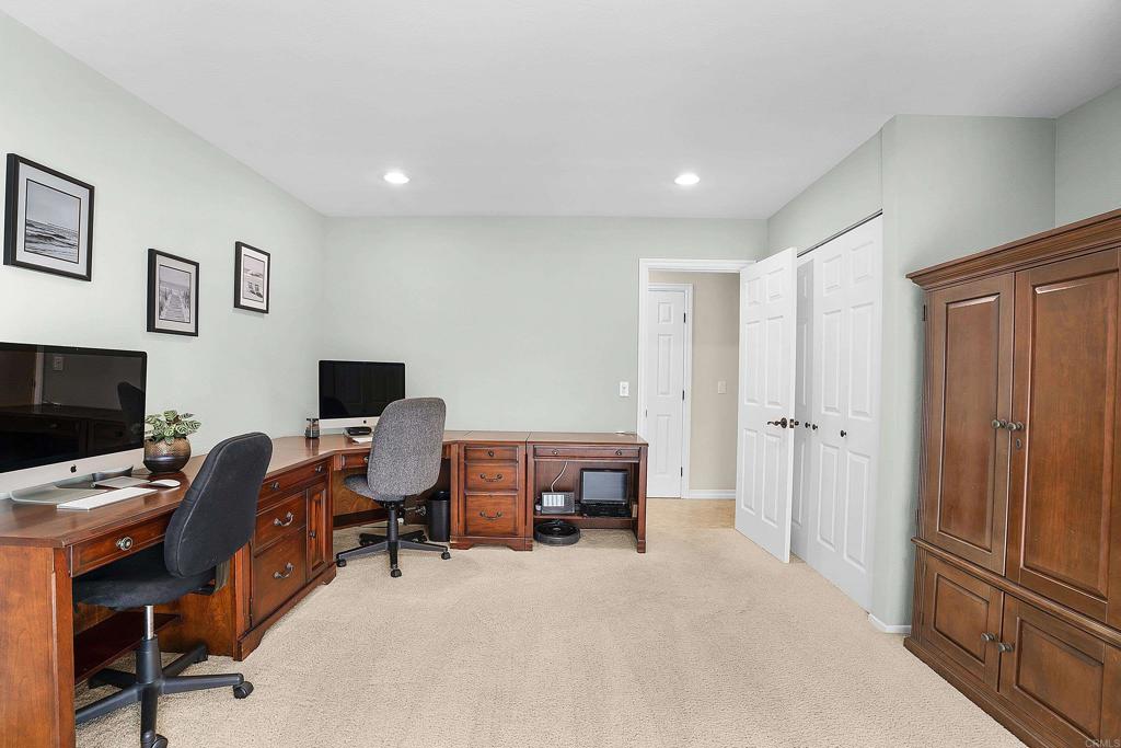 6534 Avenida Del Paraiso