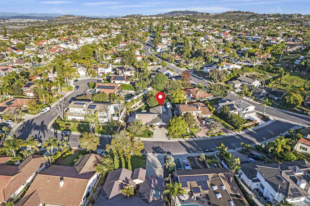 6534 Avenida Del Paraiso