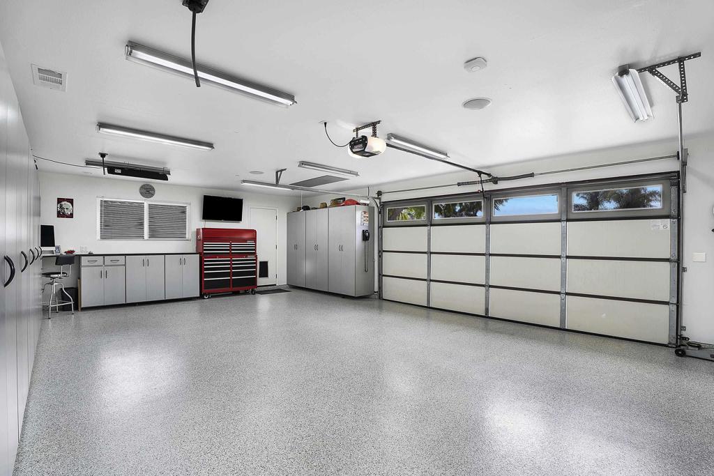 6534 Avenida Del Paraiso