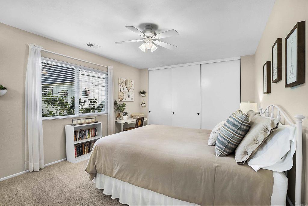 6534 Avenida Del Paraiso