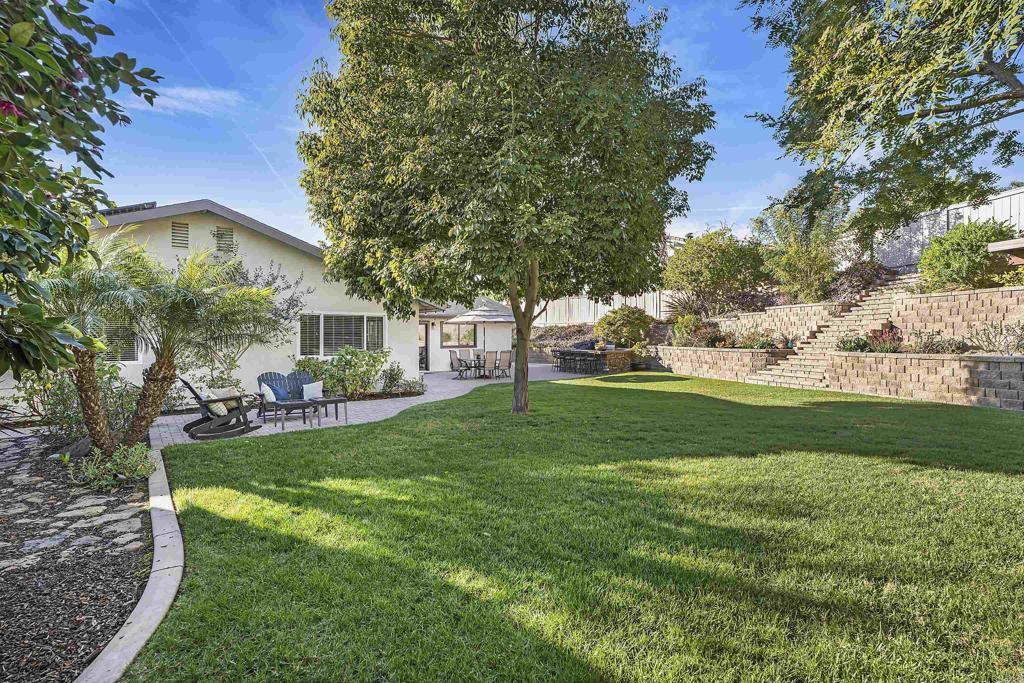 6534 Avenida Del Paraiso