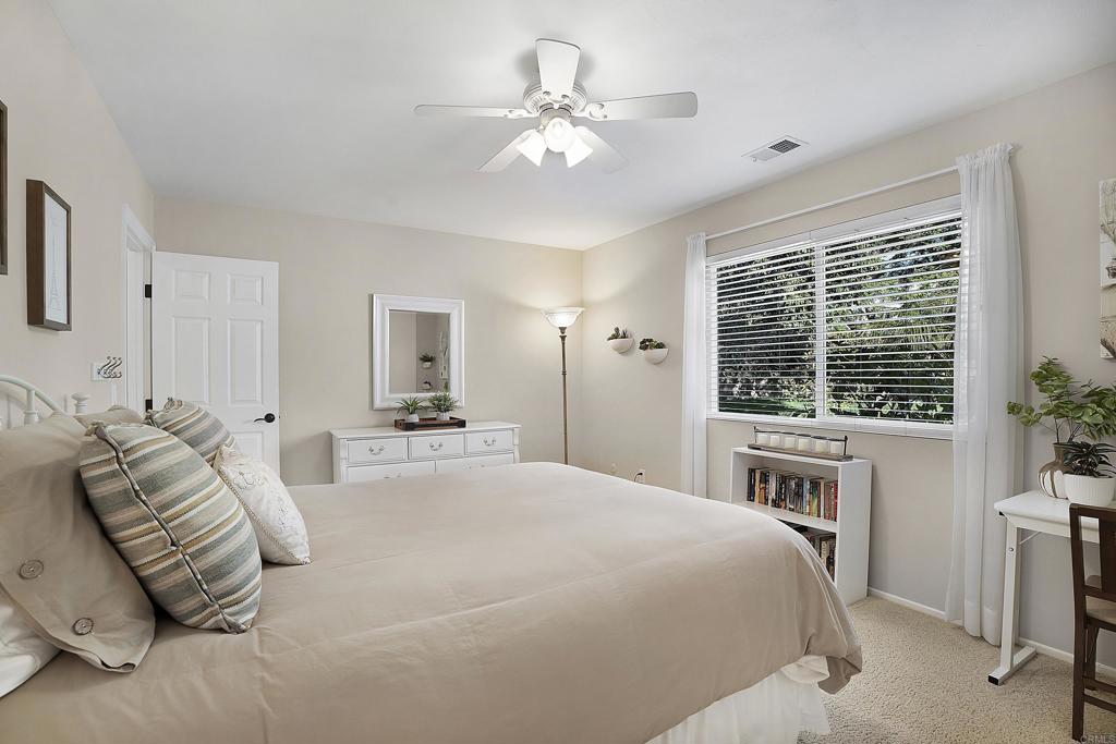 6534 Avenida Del Paraiso