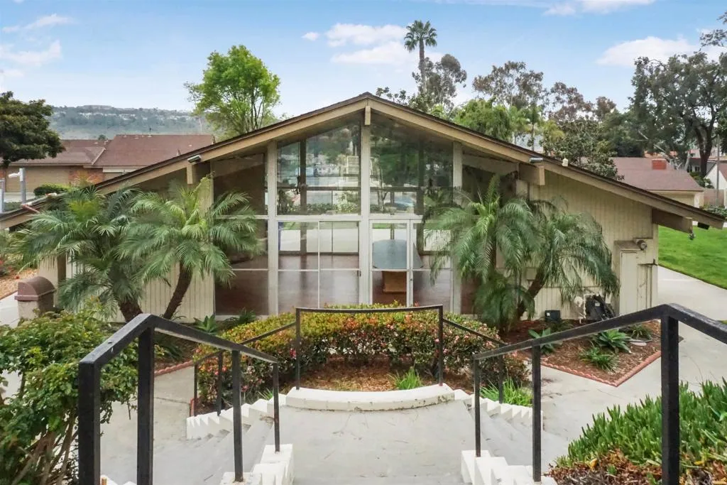 3712 Harvard Drive