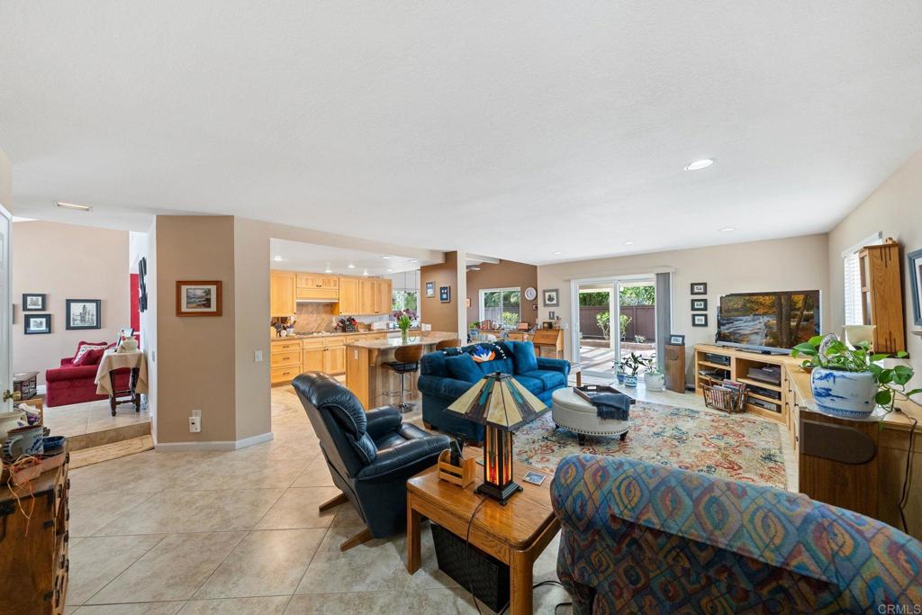 1144 Calle Christopher