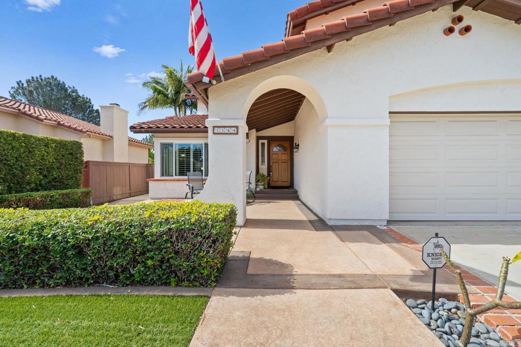 1144 Calle Christopher