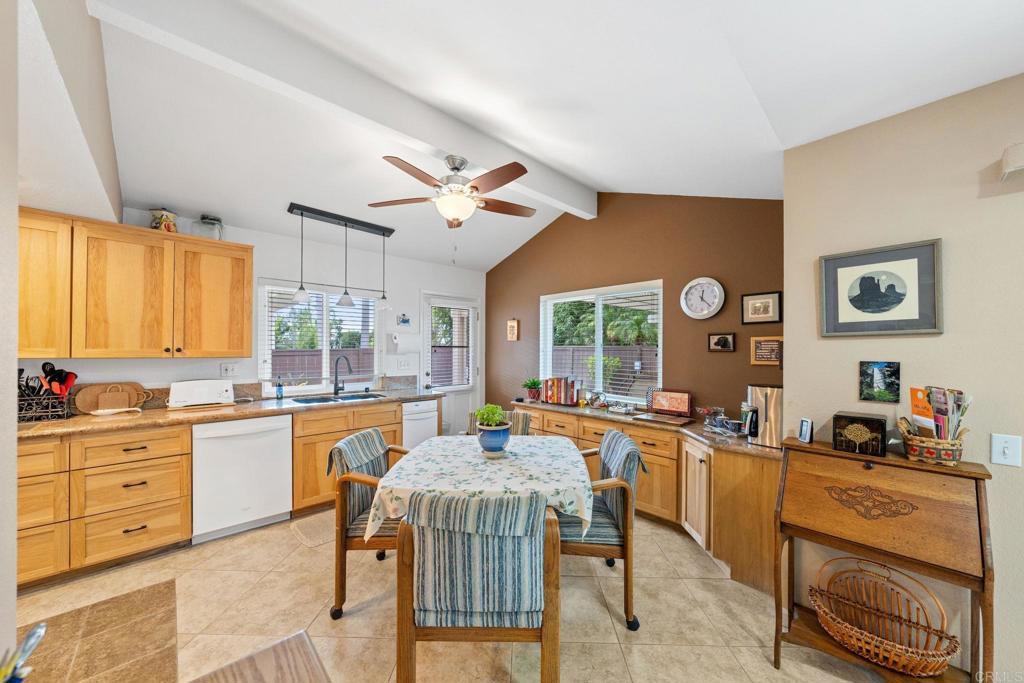 1144 Calle Christopher