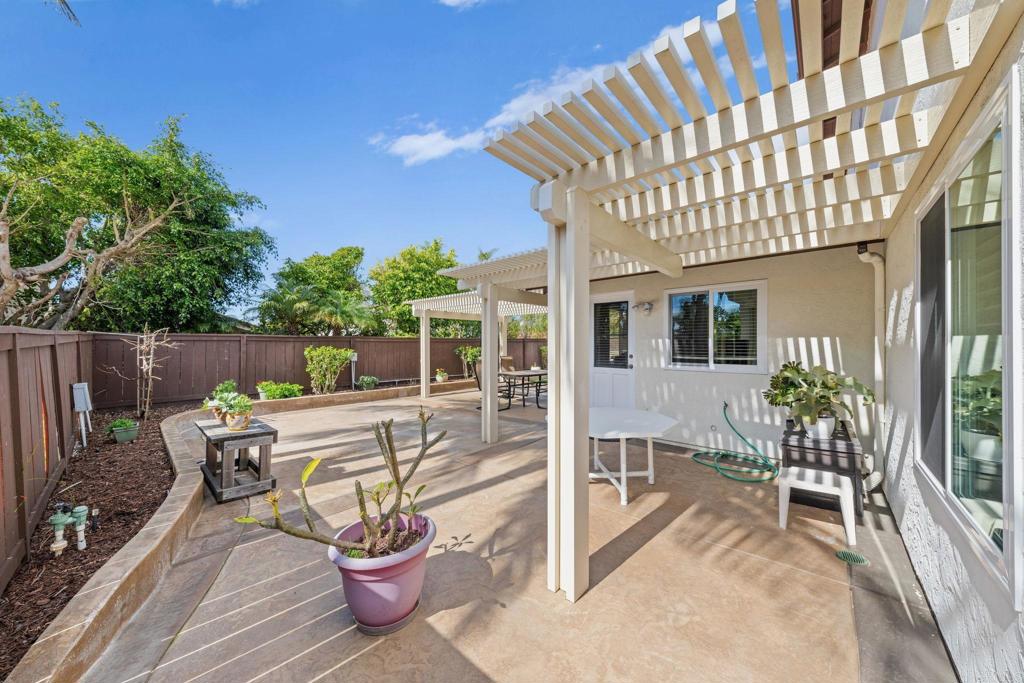 1144 Calle Christopher