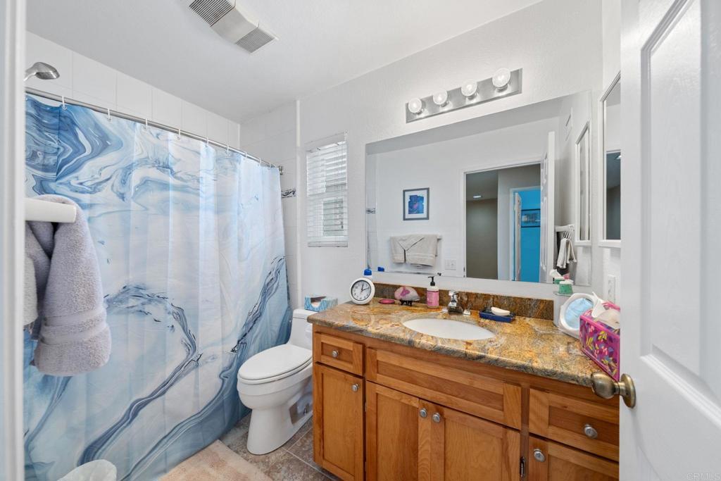 1144 Calle Christopher