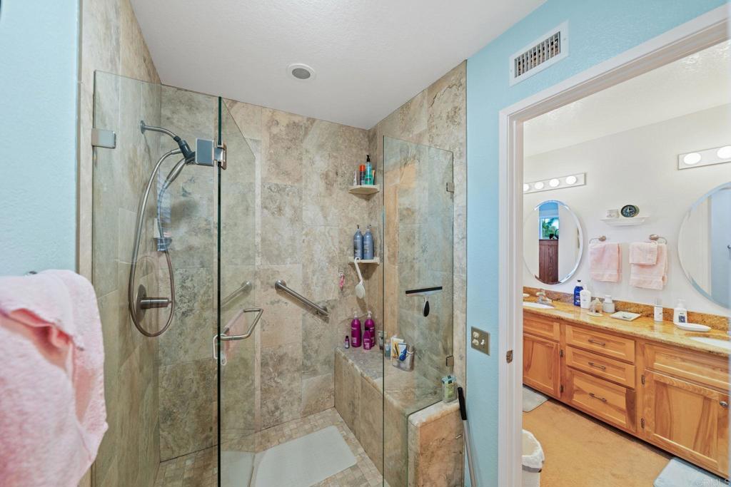 1144 Calle Christopher