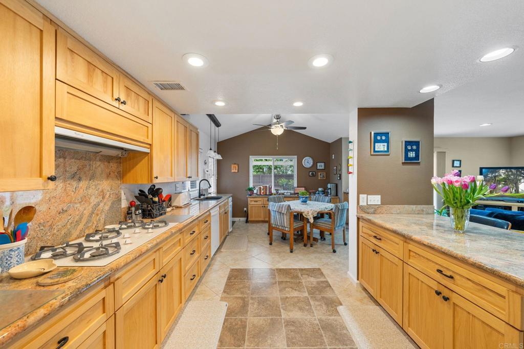 1144 Calle Christopher