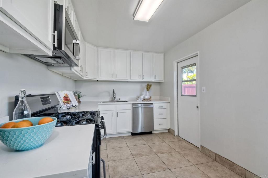 3358 La Junta Avenue