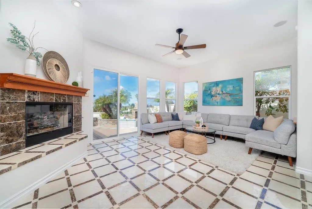 3589 Seaview