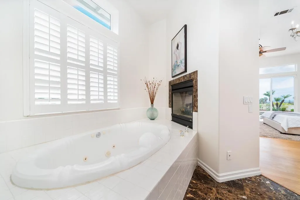 3589 Seaview
