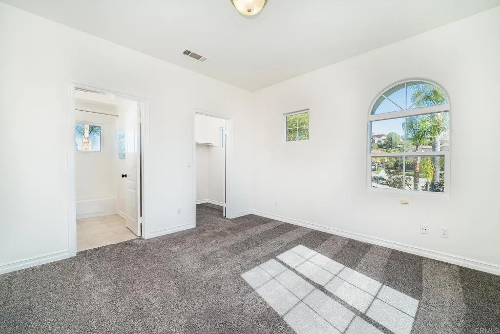 3589 Seaview