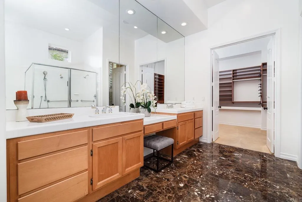 3589 Seaview